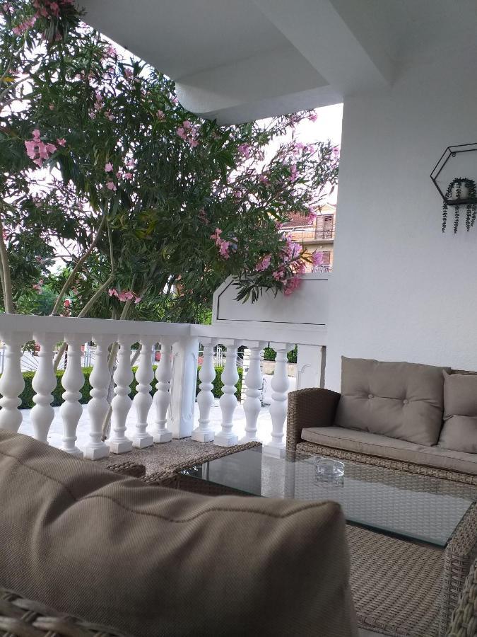Apartments Golic ビオグラード・ナ・モル エクステリア 写真