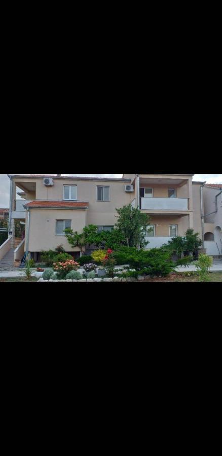 Apartments Golic ビオグラード・ナ・モル エクステリア 写真