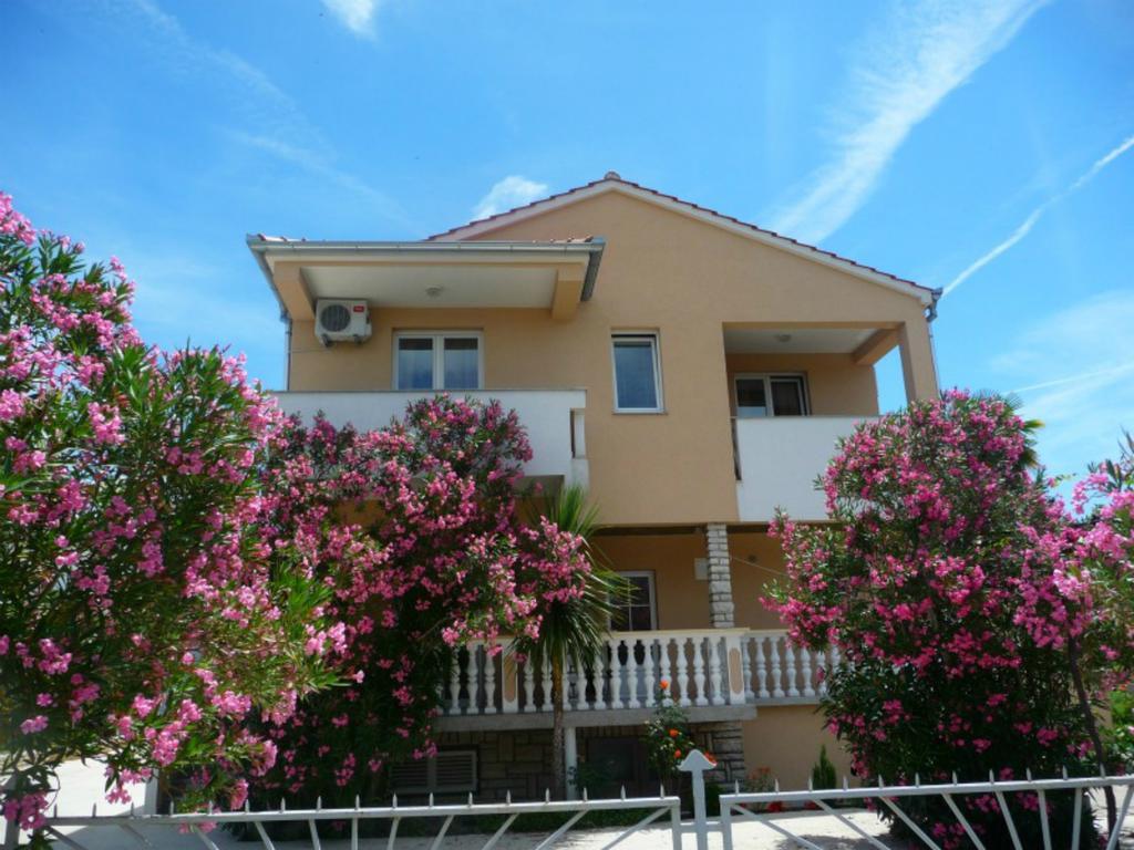 Apartments Golic ビオグラード・ナ・モル エクステリア 写真