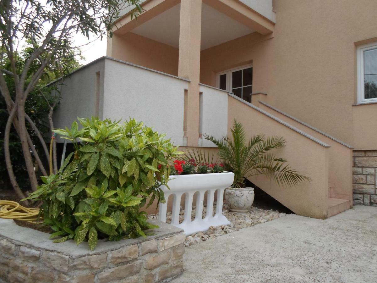 Apartments Golic ビオグラード・ナ・モル エクステリア 写真